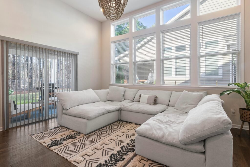 Modern modular sectional sofa